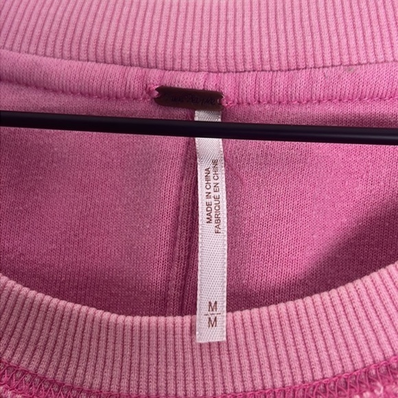 Free People Pink Oversized Pullover Size Medium - Picture 5 of 7